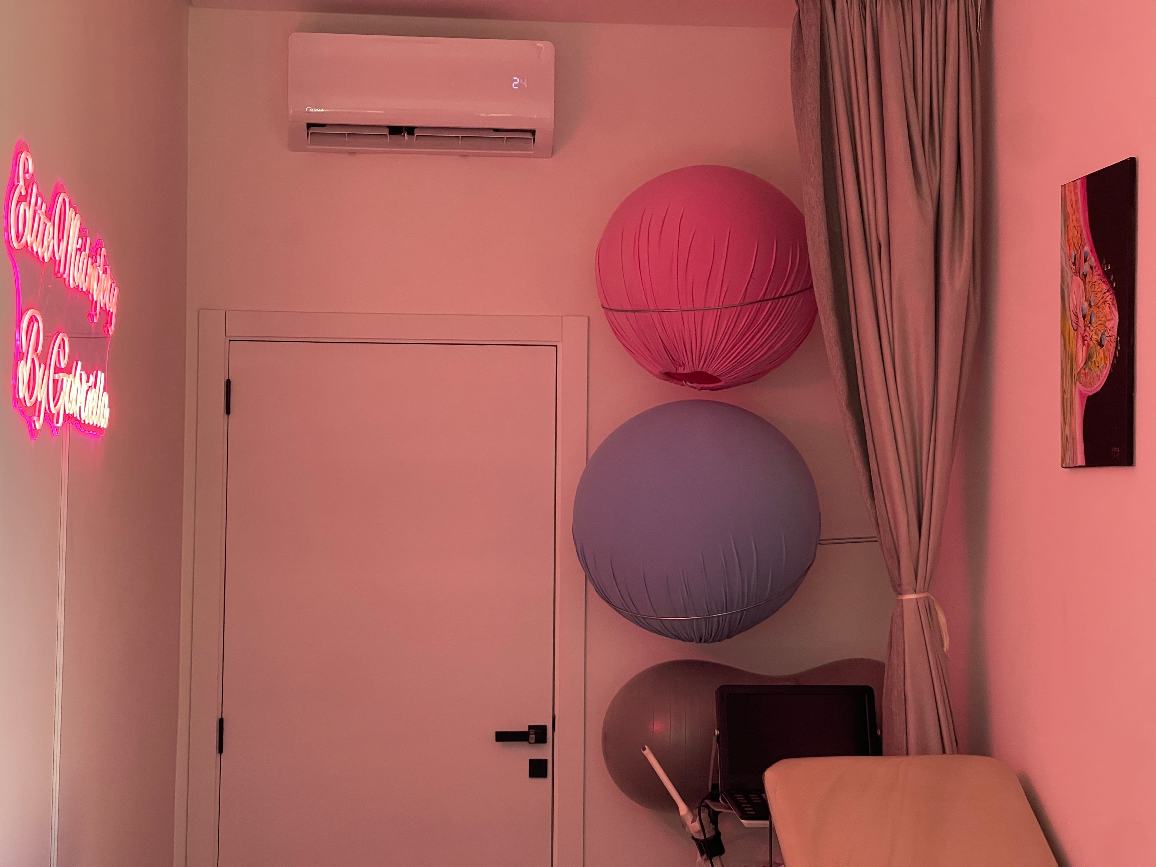 Prenatal movement space at the clinic